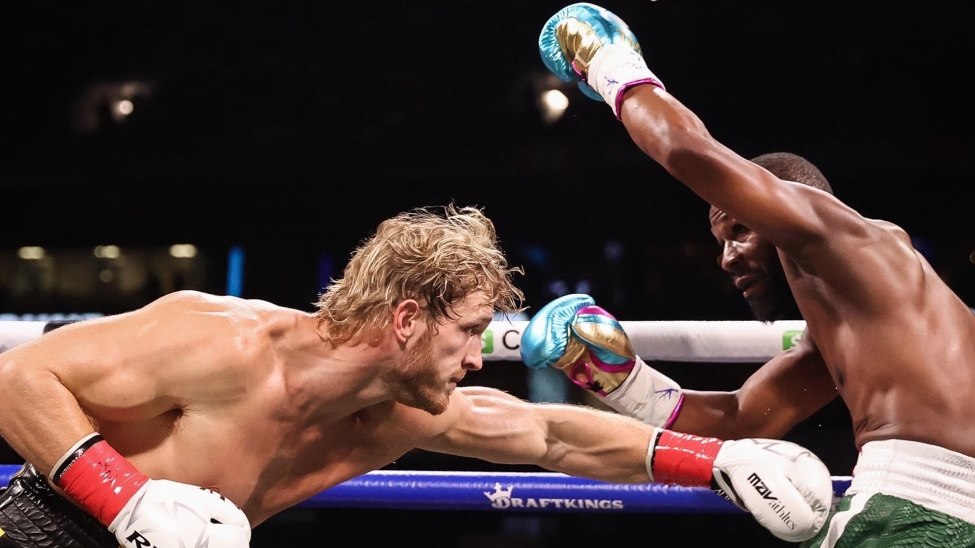 Floyd Mayweather Outclasses Youtuber Logan Paul In Exhibition Bout