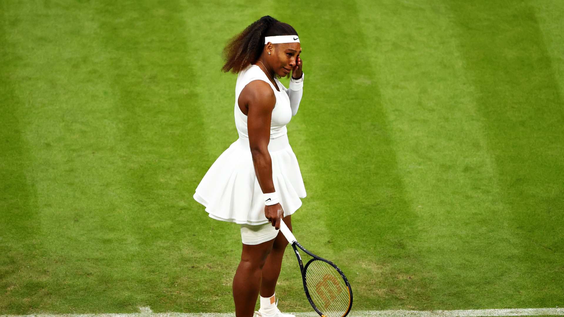 Serena Williams was left in tears after being forced to withdraw due to the injury, Image credit: Twitter