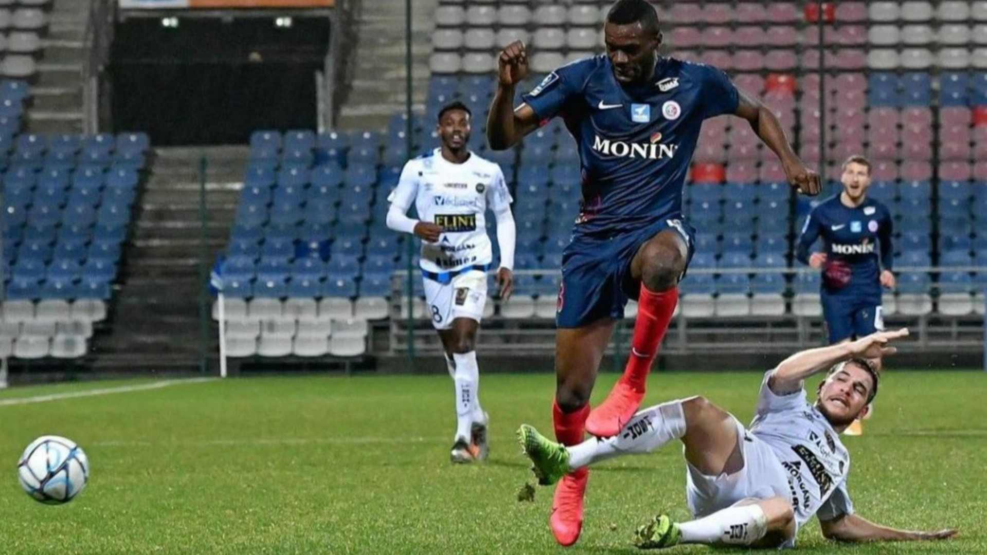 Bengaluru Fc Sign Congolese Striker Prince Ibara Sportslumo