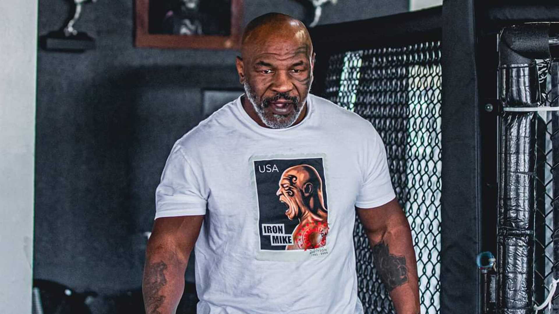 Майк тайсон рекорд. Mike Tyson. Майк Тайсон 2022. Тайсон сейчас 2023. Майк Тайсон боксер.