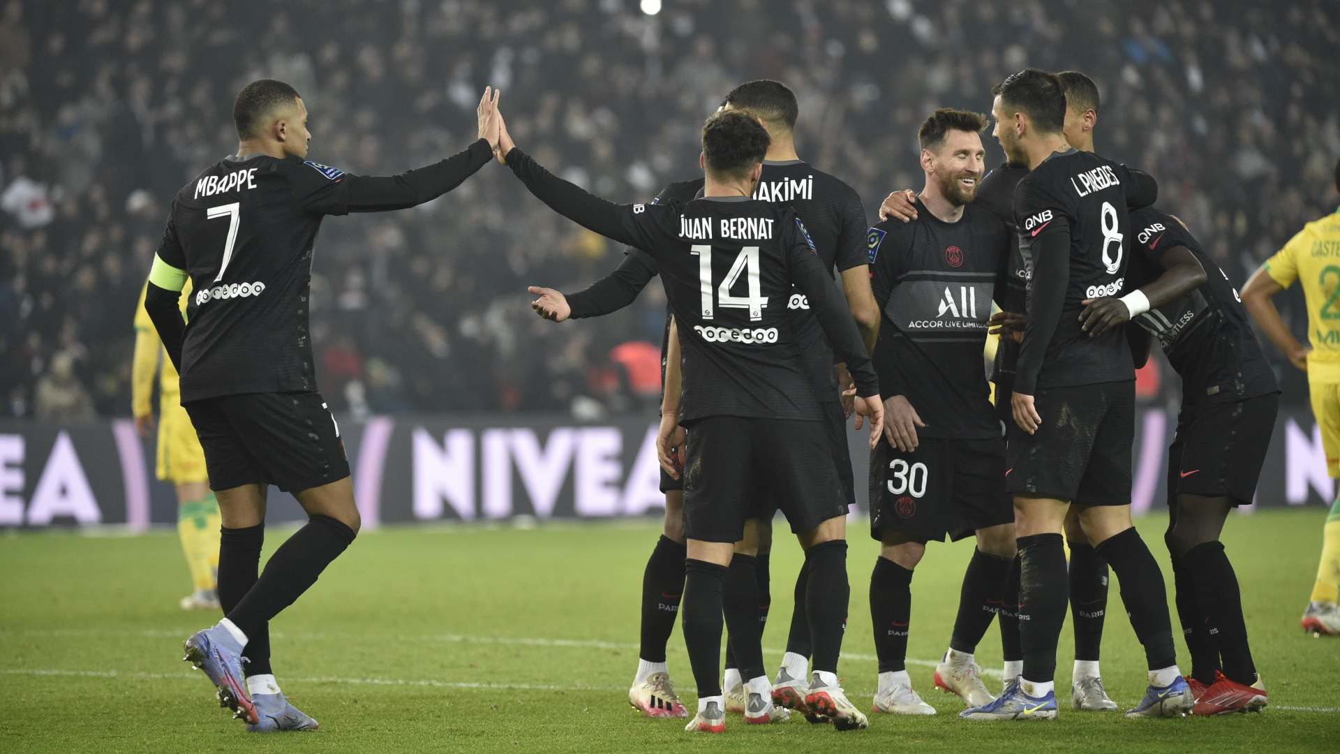 Пари сен жермен нант 9 декабря. ПСЖ Нант. PSG vs Nantes составы. Вчерашний матч ПСЖ. Игра ПСЖ Нант.