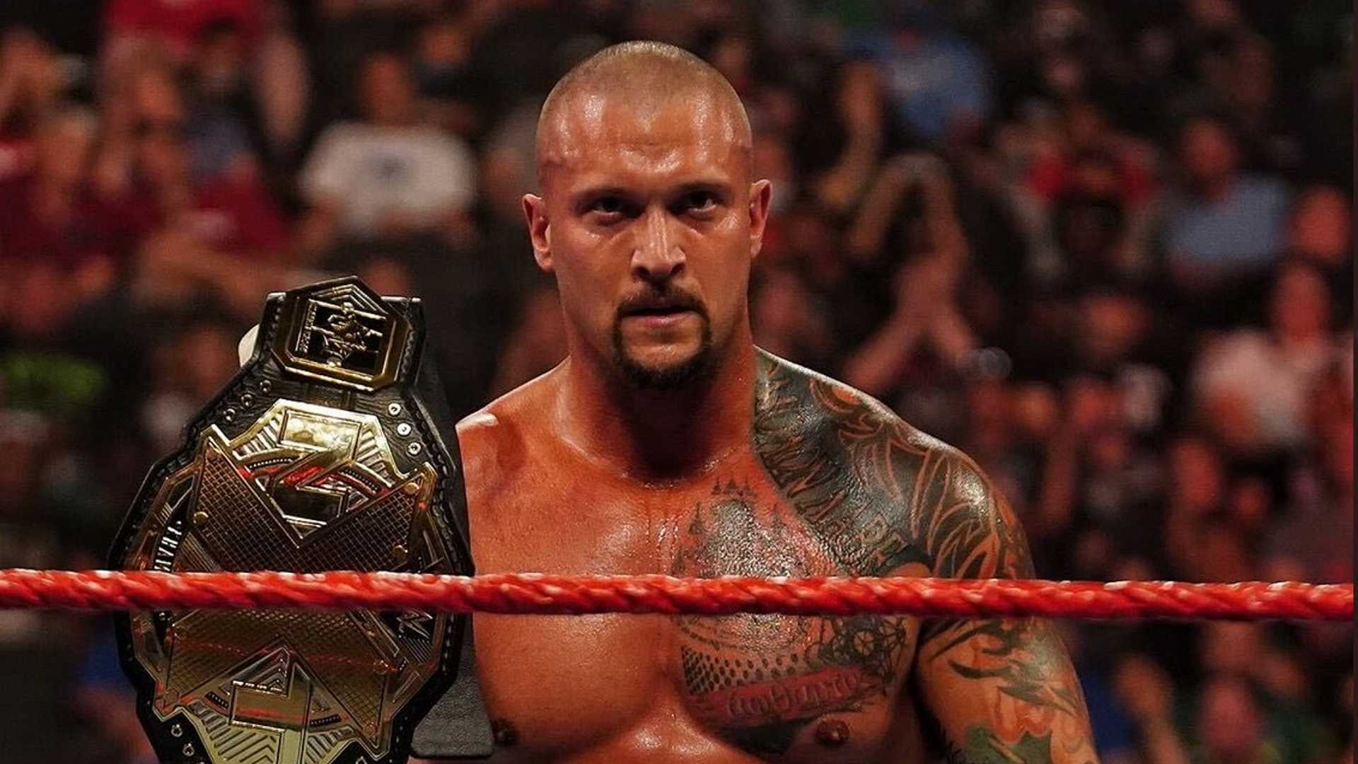 Кулрей чемпион эдишн. Karrion Kross. WWE Karrion Cross. Скарлетт WWE.