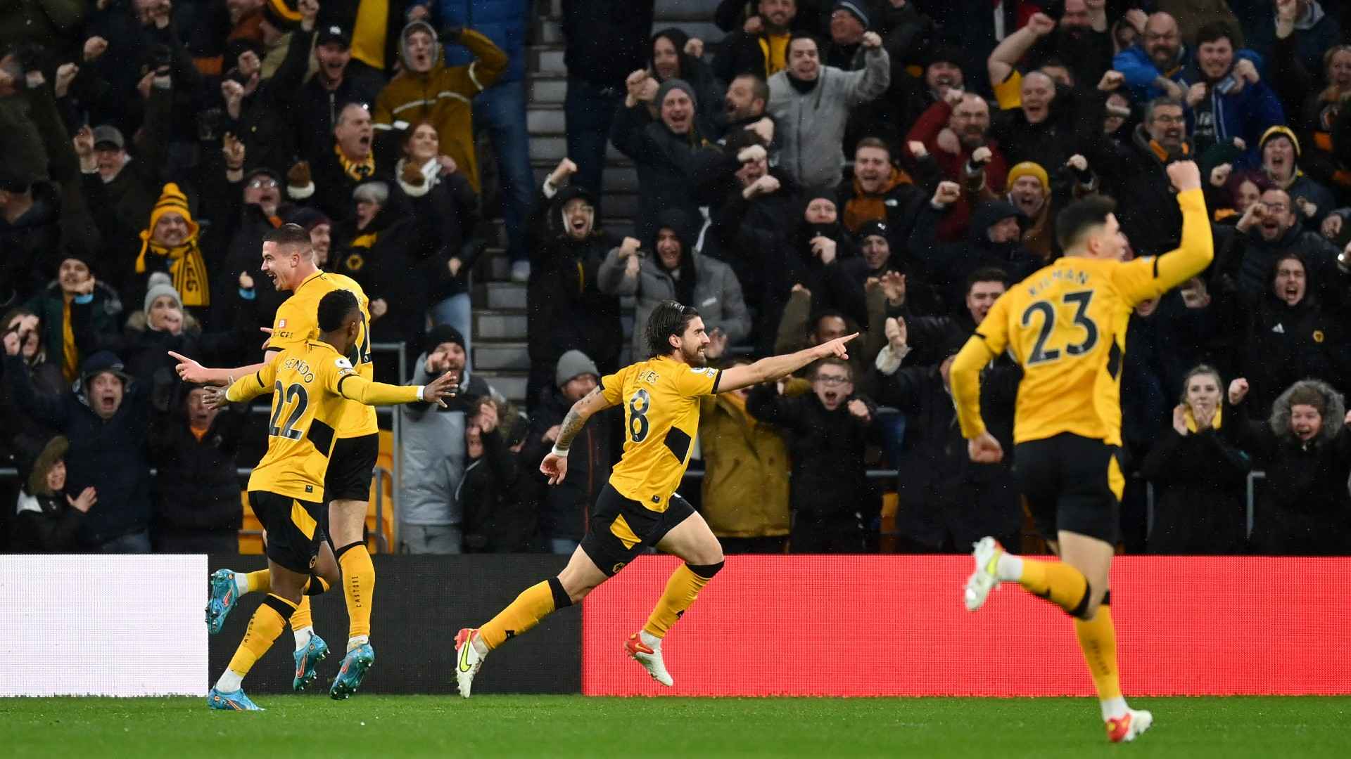 Wolves vs Leicester City: Daniel Podence strike seals win for Lage's men