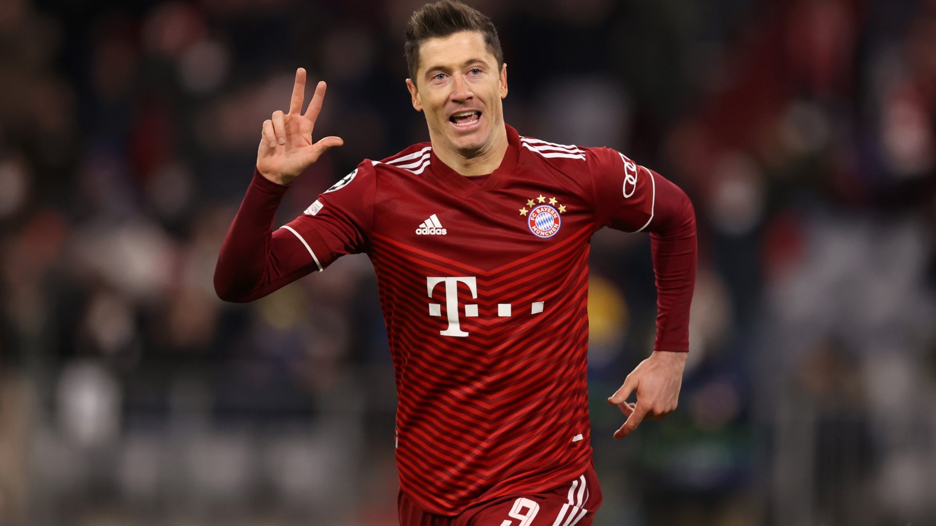 What is Robert Lewandowski's net worth, salary, transfer value and ...