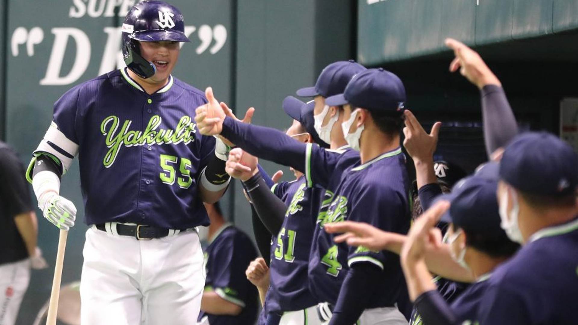 Hanshin Koshien Stadium, Hanshin Tigers vs. Yakult Swallows…