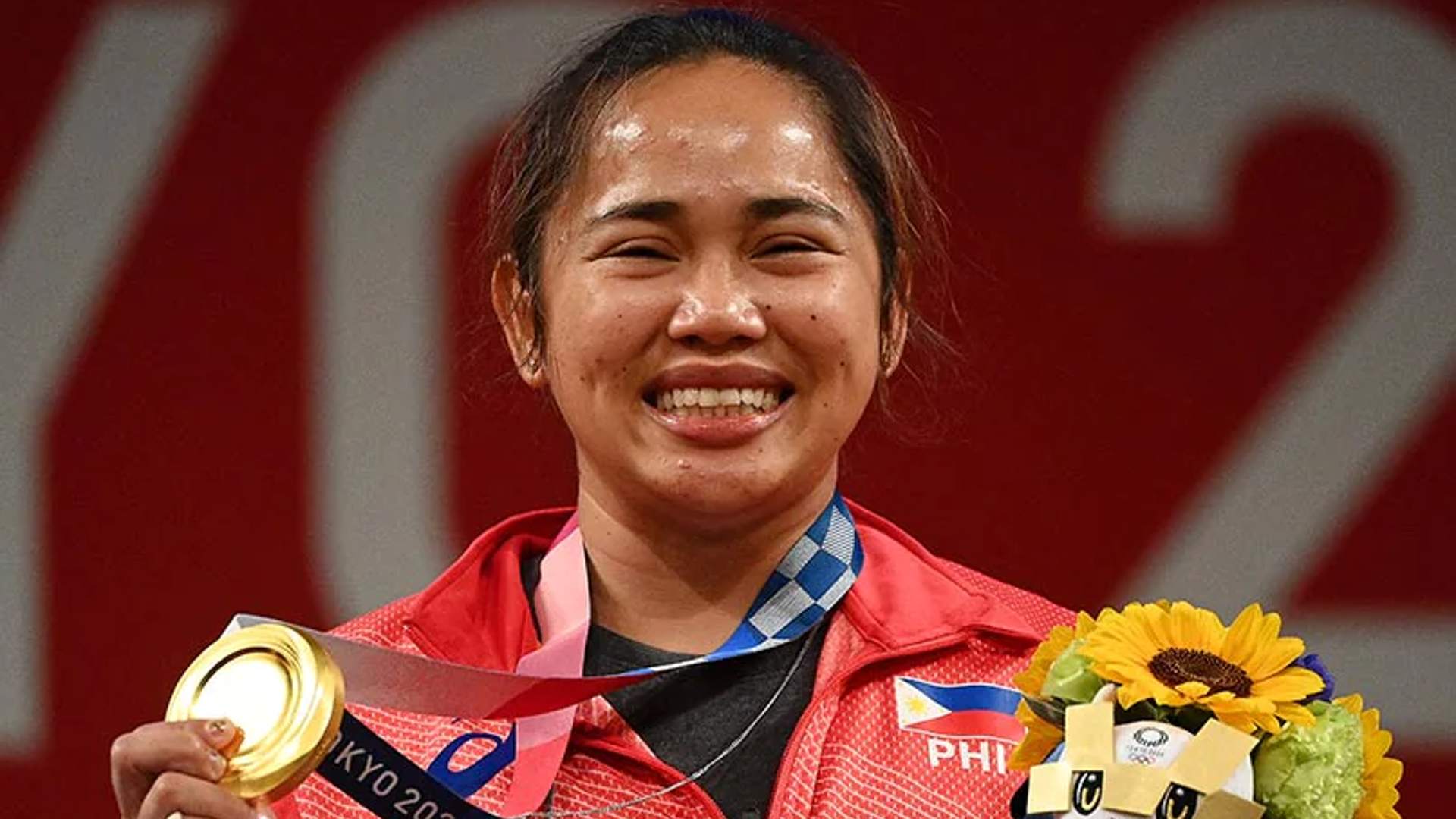 Twitter reacts as Filipino Olympic champion Hidilyn Diaz wins first ...