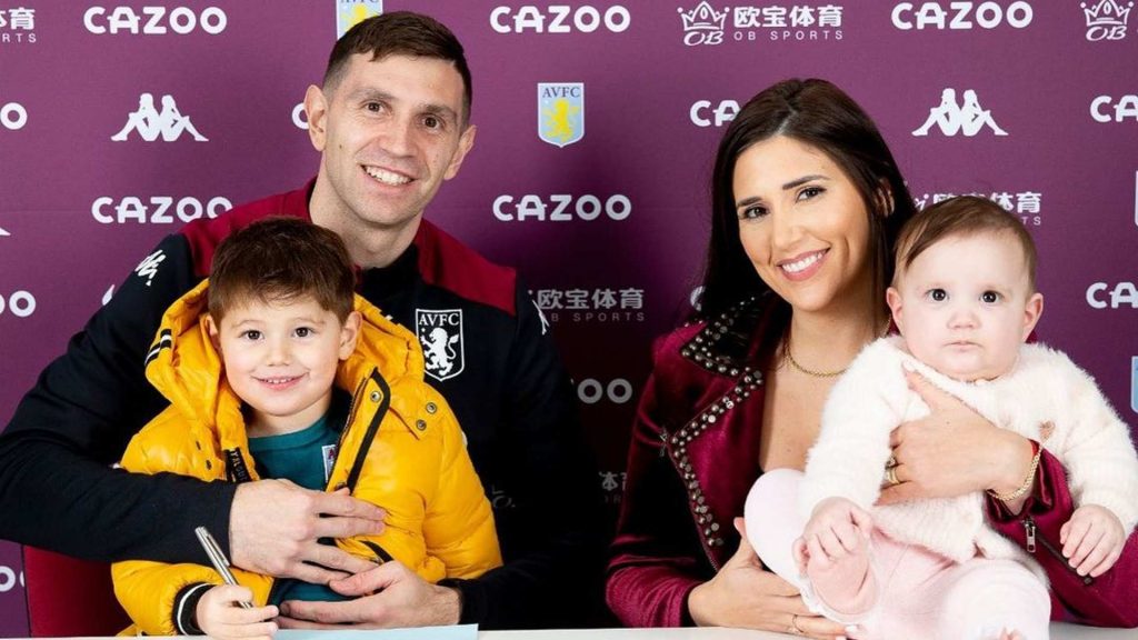 Who is Emiliano Martinez's wife? Know all about Mandinha Martinez