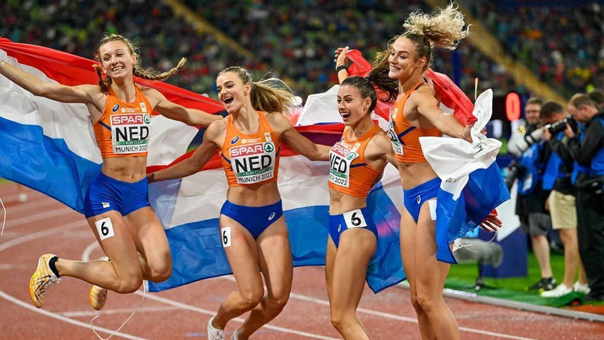 The women's 4 X400 m relay team after winning the gold medal in European Championships 2022 (Image Credits - Instagram/ @liekeklaver)